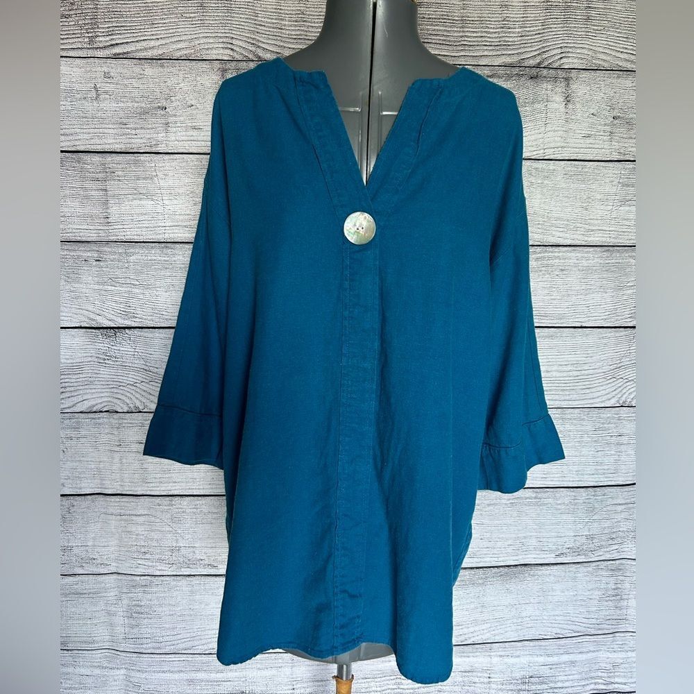 Marc New York linen blend mother of pearl button blue tunic top size small